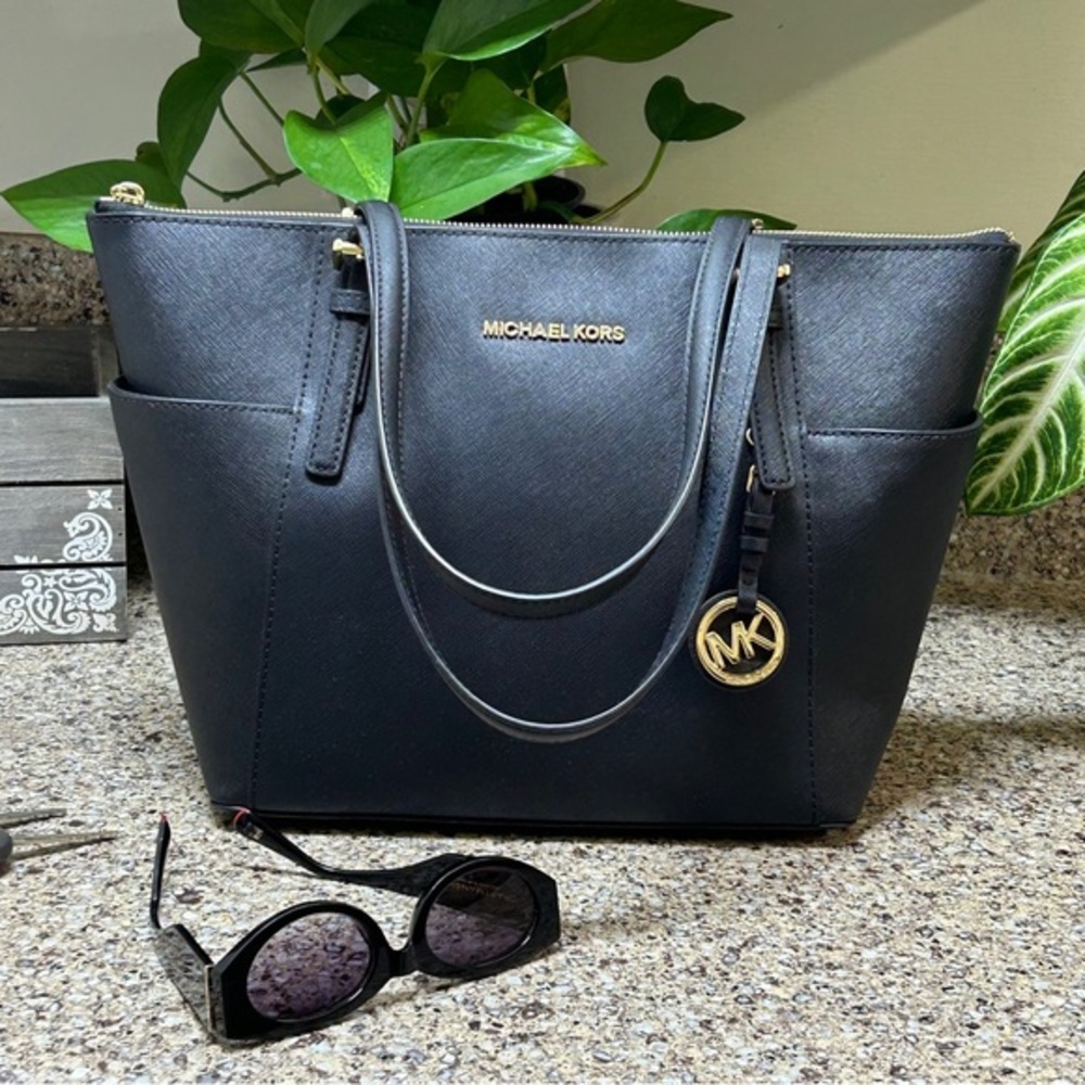 MICHAEL KORS East West “Jet Set” Saffiano Leather Top Zip Tote Shoulder Bag